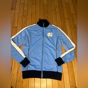 nike unc tar heels jacket Women’s Medium Logo Embroidered Lightweight